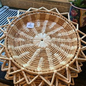 6 paper plate holders, NEW. Pier 1